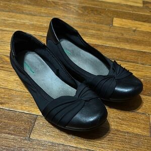 BareTraps “Marcel” Women's Black Flats, 9 Wide